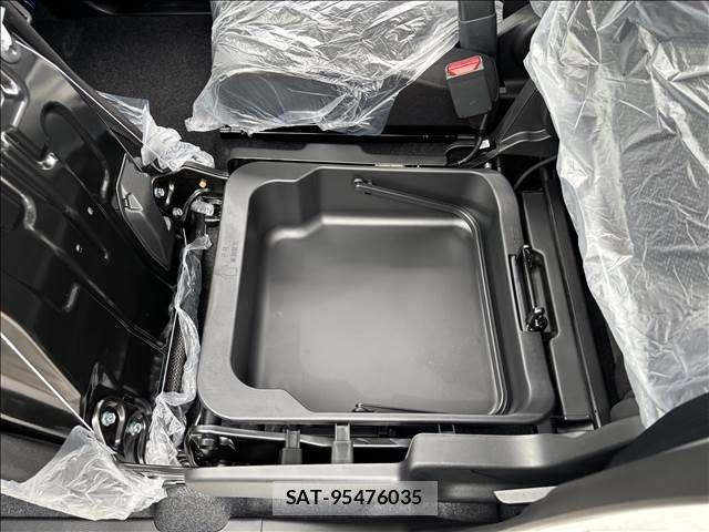 Suzuki SPACIA 2026-03 8231831-23
