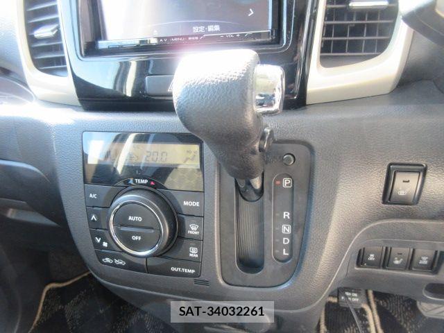 Suzuki SPACIA 2014-12 8317232-16