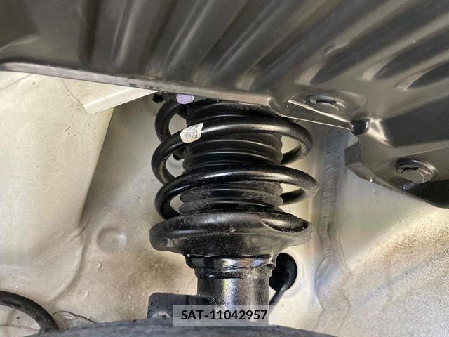 Suzuki SPACIA 2023-04 8317213-18