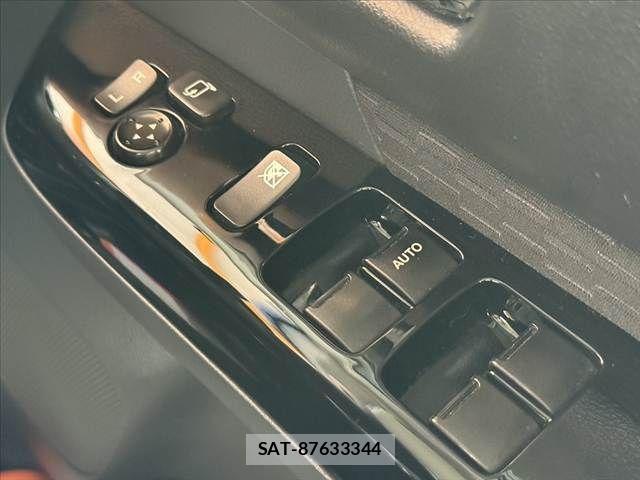 Suzuki SPACIA 2014-11 8337964-24