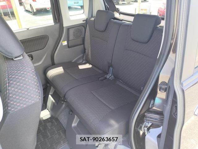 Suzuki SPACIA 2015-09 8368920-22