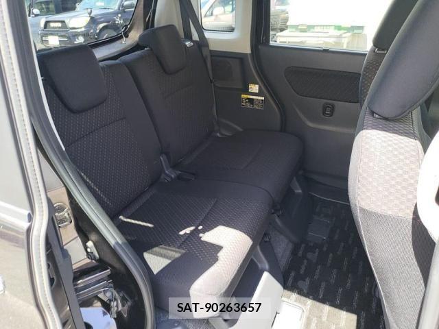 Suzuki SPACIA 2015-09 8368920-23