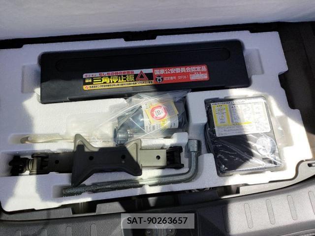 Suzuki SPACIA 2015-09 8368920-27