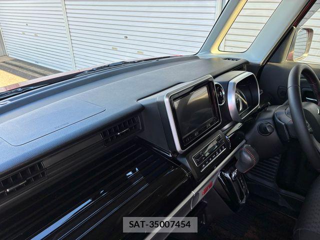 Suzuki SPACIA 2019-07 8368905-11