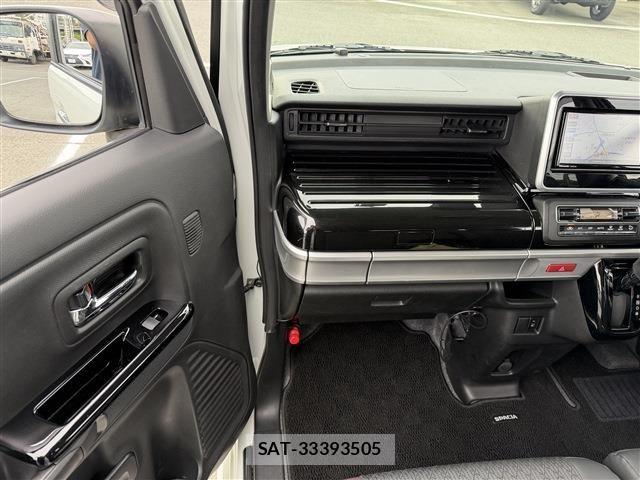 Suzuki SPACIA 2018-06 8368917-11