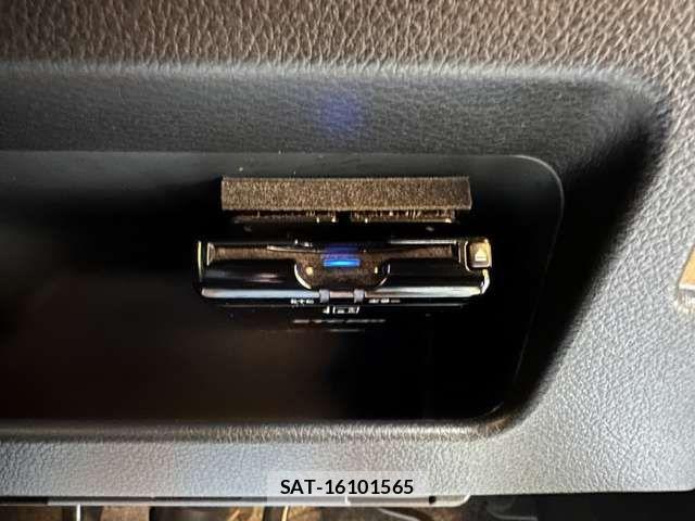 Suzuki SPACIA 2018-02 8368885-11