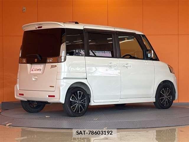 Suzuki SPACIA 2014-12 8372219-15