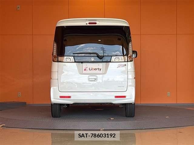 Suzuki SPACIA 2014-12 8372219-16