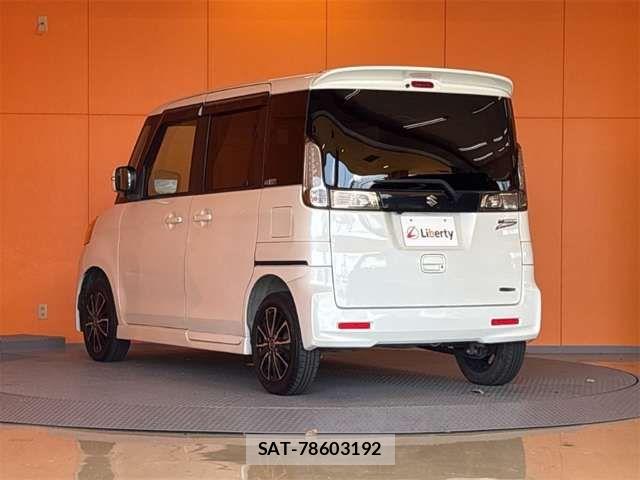 Suzuki SPACIA 2014-12 8372219-17
