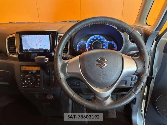 Suzuki SPACIA 2014-12 8372219-1
