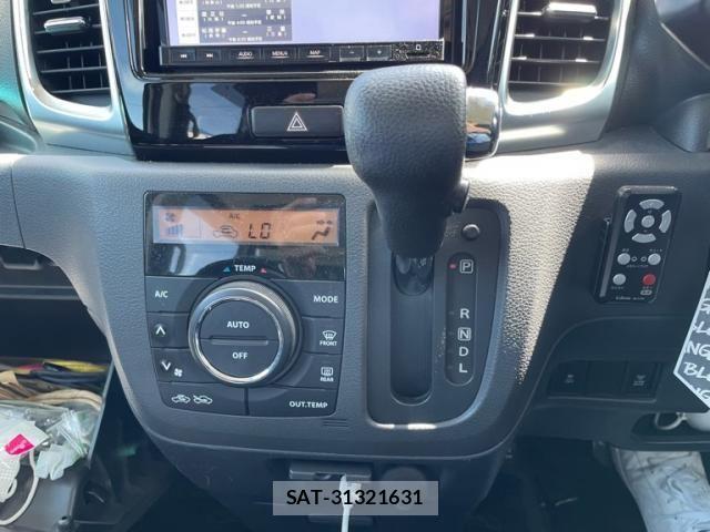 Suzuki SPACIA 2013-09 8415064-15