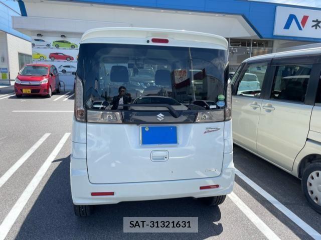 Suzuki SPACIA 2013-09 8415064-3
