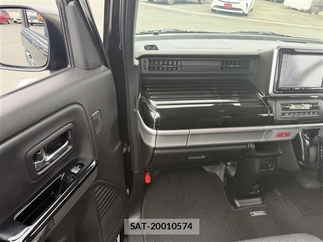 Suzuki SPACIA 2018-04 8415056-11
