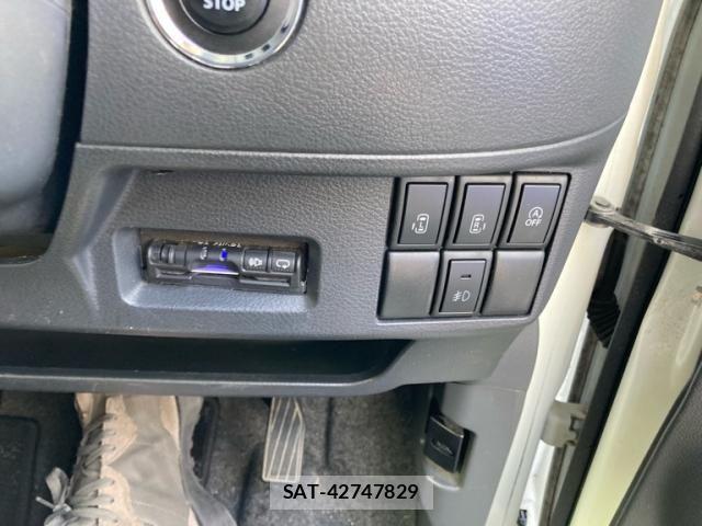 Suzuki SPACIA 2014-09 8438912-13