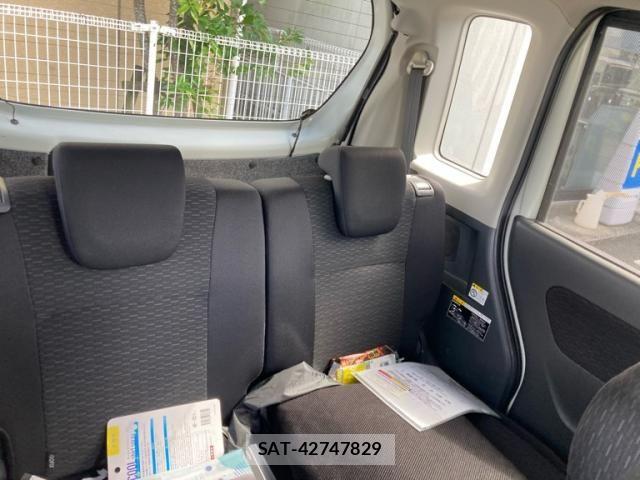 Suzuki SPACIA 2014-09 8438912-6