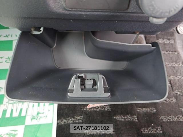Suzuki SPACIA 2013-09 8628990-15
