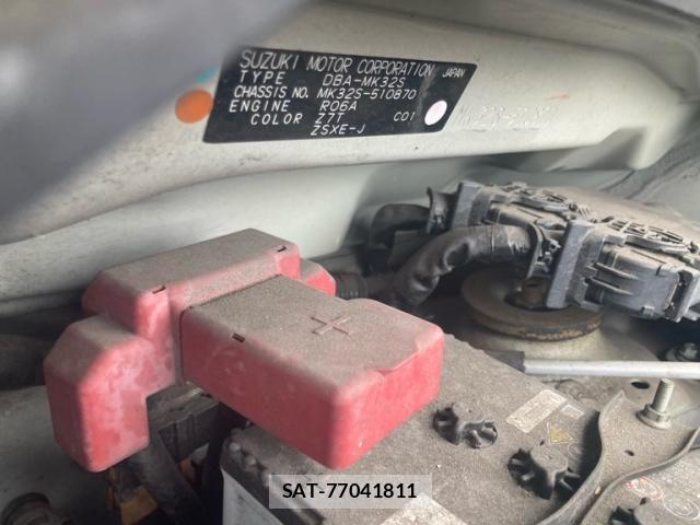 Suzuki SPACIA 2013-09 8661702-10