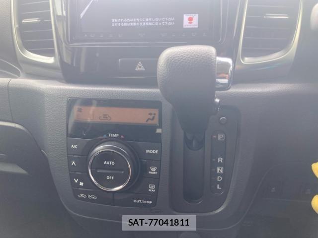 Suzuki SPACIA 2013-09 8661702-11