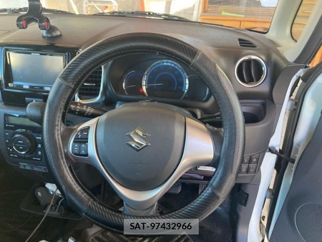 Suzuki SPACIA 2015-09 8666939-9