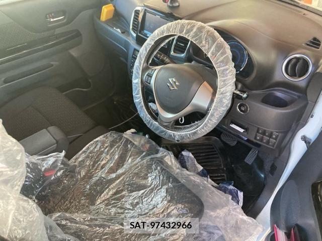 Suzuki SPACIA 2015-09 8666939-14