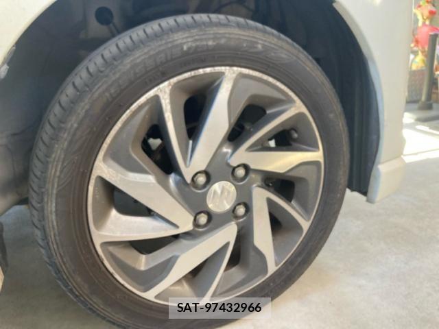 Suzuki SPACIA 2015-09 8666939-5
