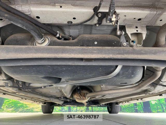 Suzuki SPACIA 2018-05 8666936-18