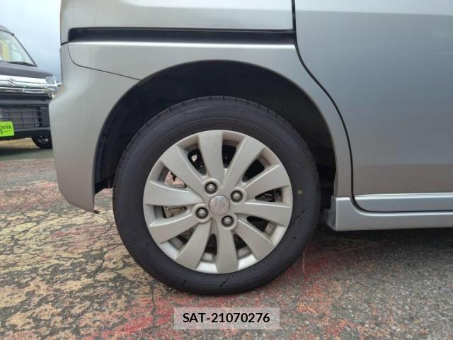 Suzuki SPACIA 2014-06 8686629-26
