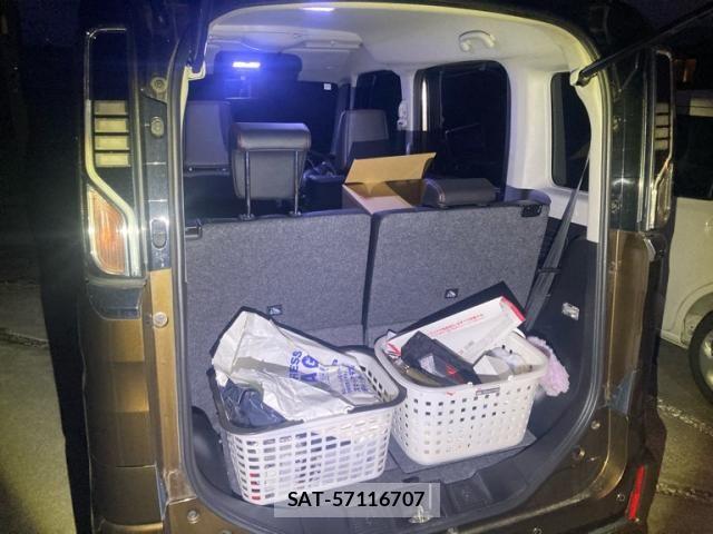 Suzuki SPACIA 2018-10 8797543-8