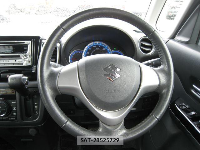 Suzuki SPACIA 2014-07 8831732-15