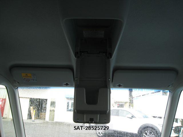 Suzuki SPACIA 2014-07 8831732-18