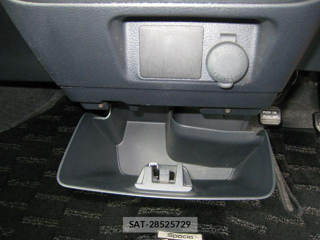 Suzuki SPACIA 2014-07 8831732-22