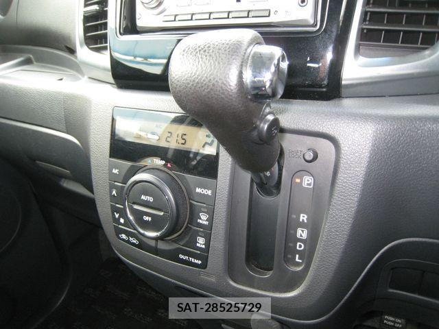 Suzuki SPACIA 2014-07 8831732-5