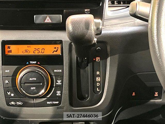 Suzuki SPACIA 2013-12 8831731-19