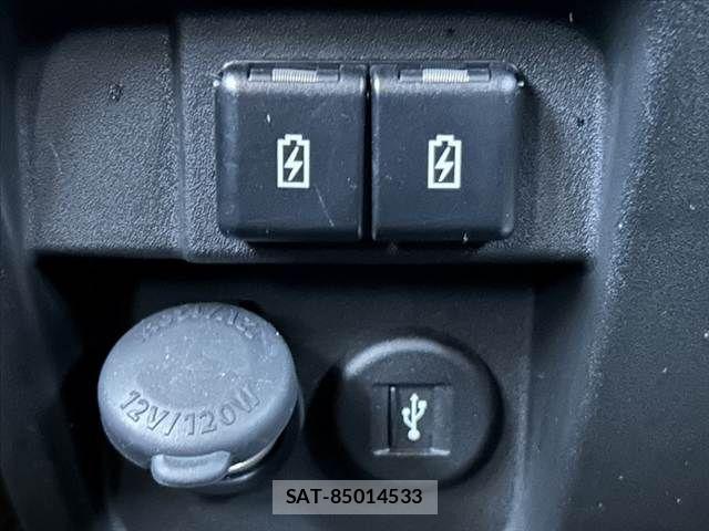 Suzuki SPACIA 2021-11 8831728-29