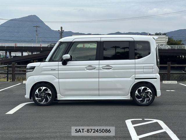 Suzuki SPACIA 2025-07 8831720-21