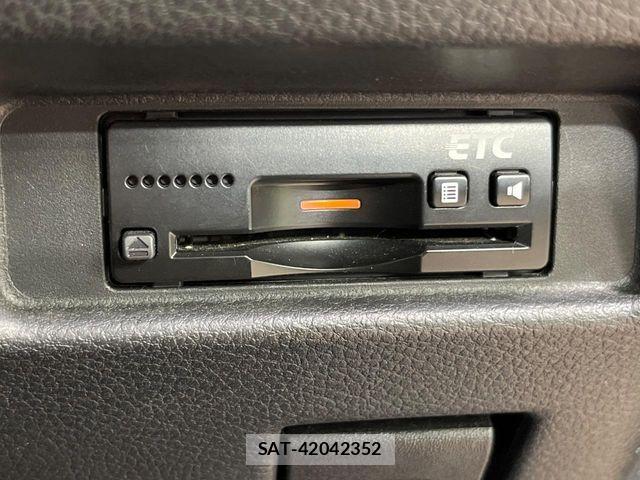 Suzuki SPACIA 2018-09 8831727-6