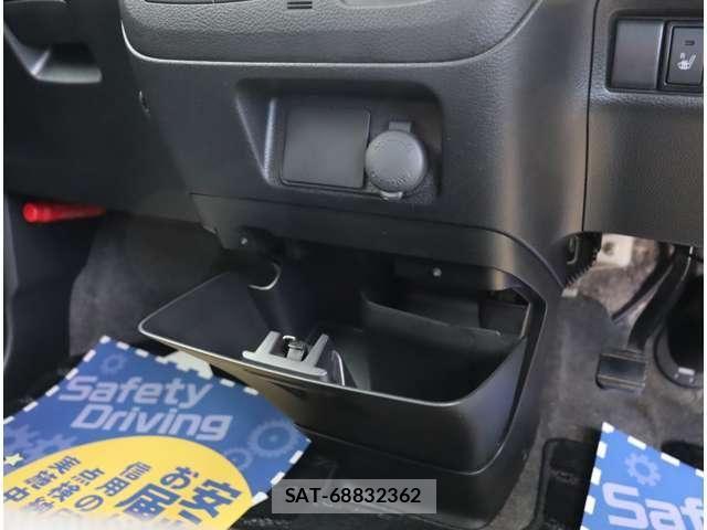 Suzuki SPACIA 2017-03 8882271-12