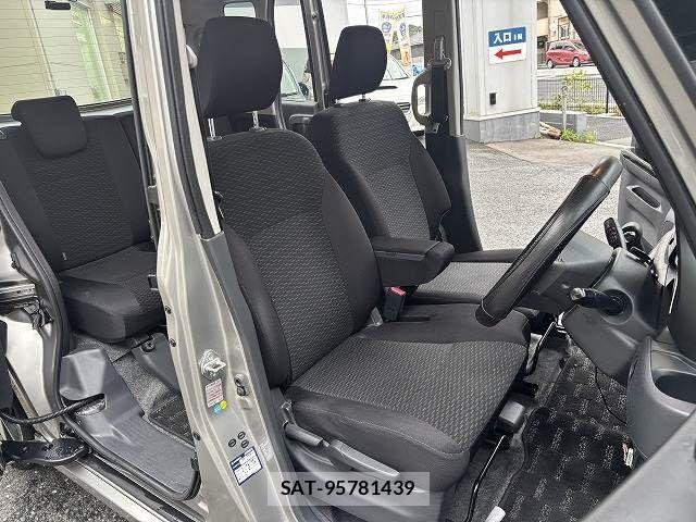 Suzuki SPACIA 2013-09 8882274-28