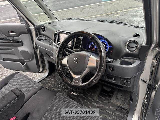 Suzuki SPACIA 2013-09 8882274-29