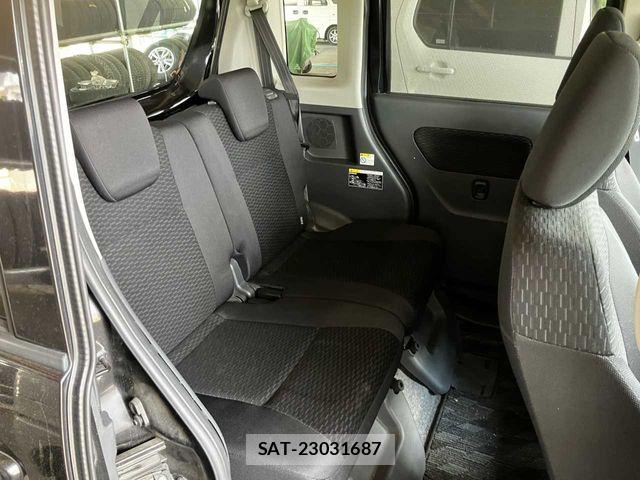 Suzuki SPACIA 2013-07 6817405-8