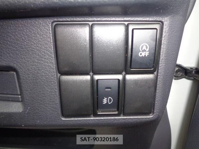 Suzuki SPACIA 2015-03 7060826-23