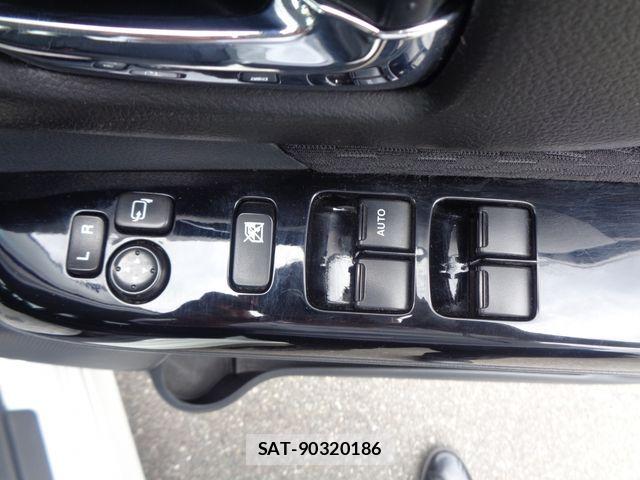 Suzuki SPACIA 2015-03 7060826-28