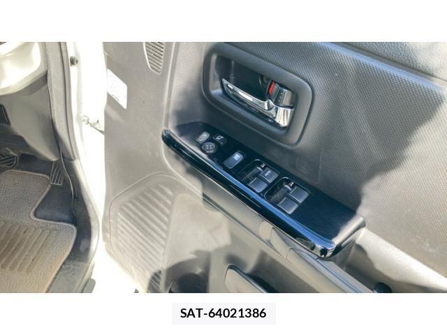 Suzuki SPACIA 2018-05 7225434-11