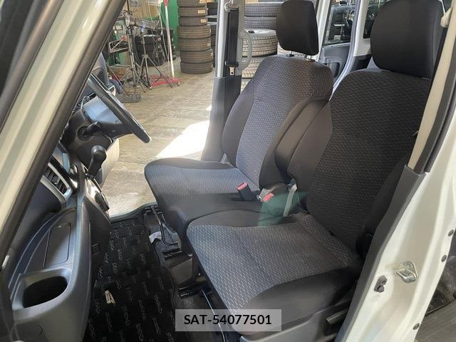 Suzuki SPACIA 2013-09 7981085-15