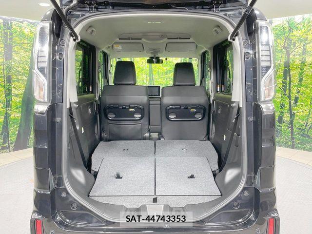 Suzuki SPACIA 2018-06 8038409-10