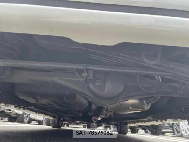 Suzuki SPACIA 2023-09 8101991-7
