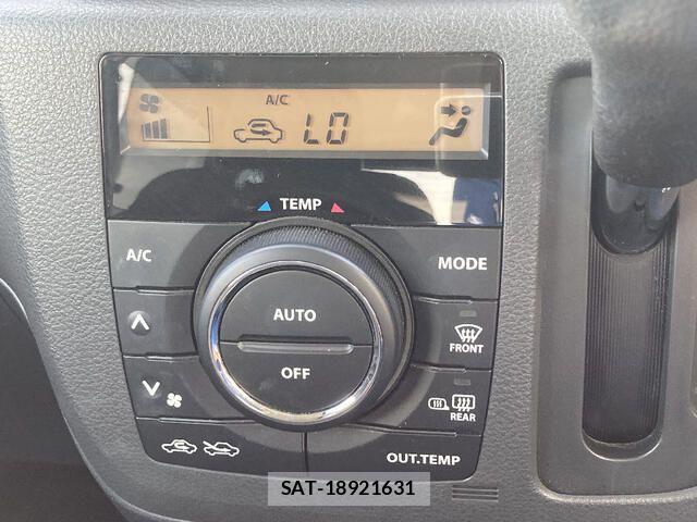 Suzuki SPACIA 2014-08 8246762-7