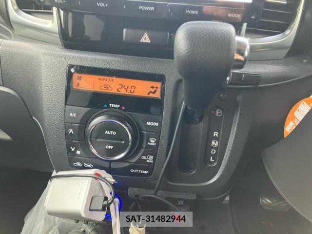 Suzuki SPACIA 2014-09 8831741-15