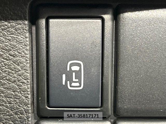 Suzuki SPACIA 2017-08 6717404-4