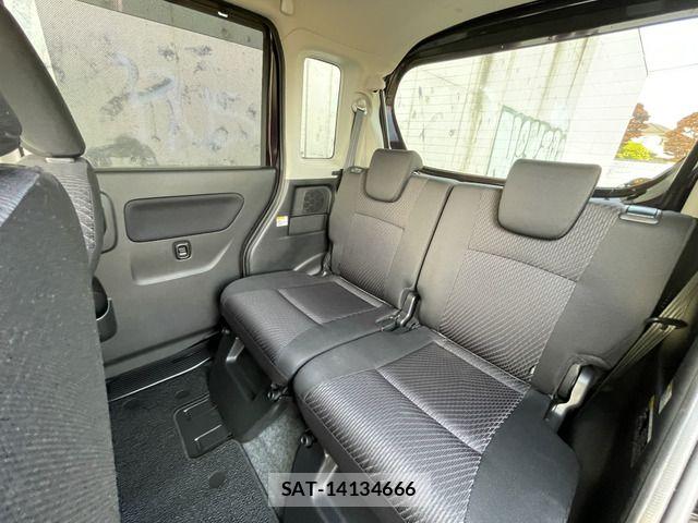 Suzuki SPACIA 2017-09 7252411-15